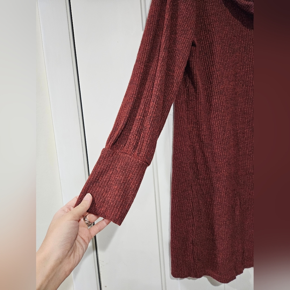 Maroon dress - Picture 4 of 5